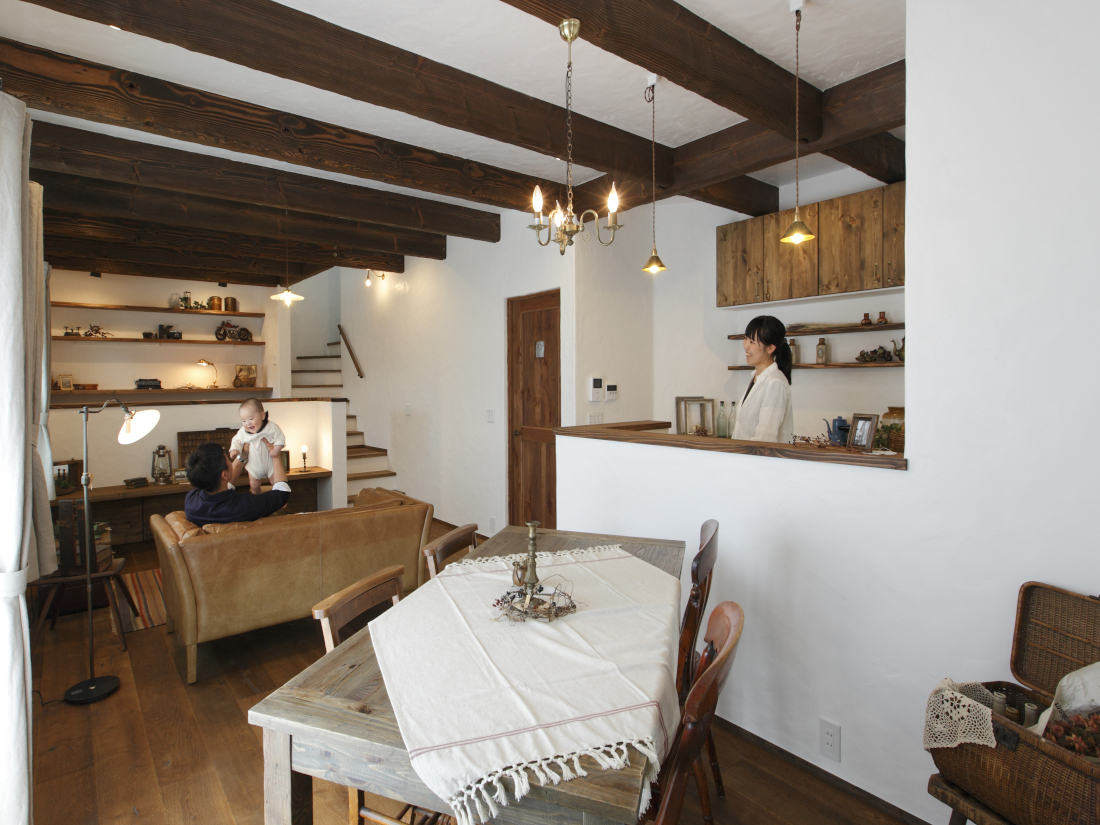 アンティークと天然素材の、ほっと落ち着くカフェ風インテリア - 横浜  